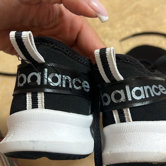 💕New Balance Sneakers💕 - Picture 6 of 6